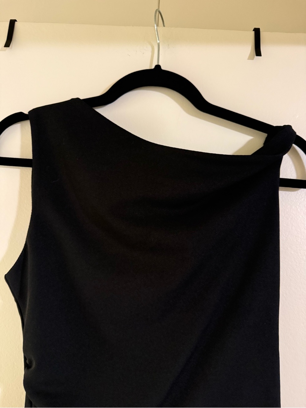 NWT Mango Asymmetrical Fitted Sleeveless Top Black - Picture 5 of 12